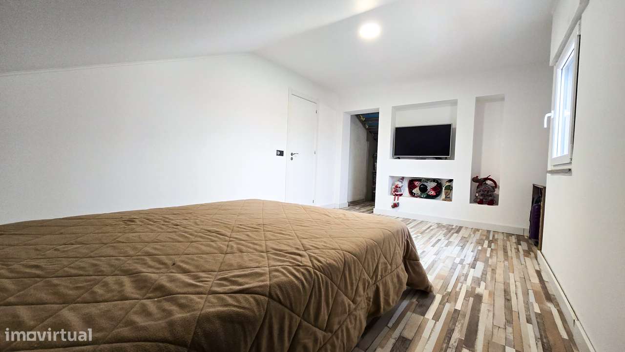 Moradia isolada de 3+2 assoalhadas - Garagem e espaço para piscina-17