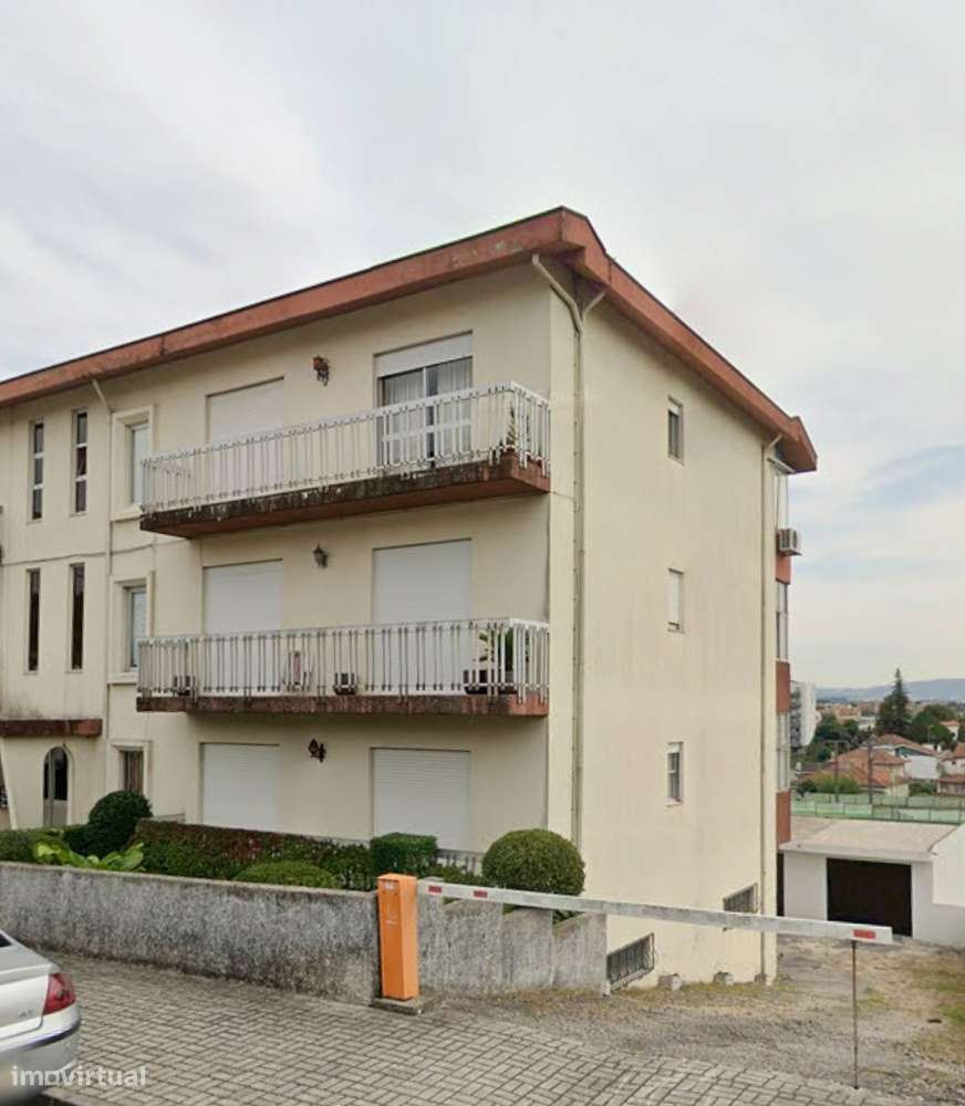 Apartamento T3 com varanda e garagem em Vila Nova de Famalicão - Grande imagem: 3/12