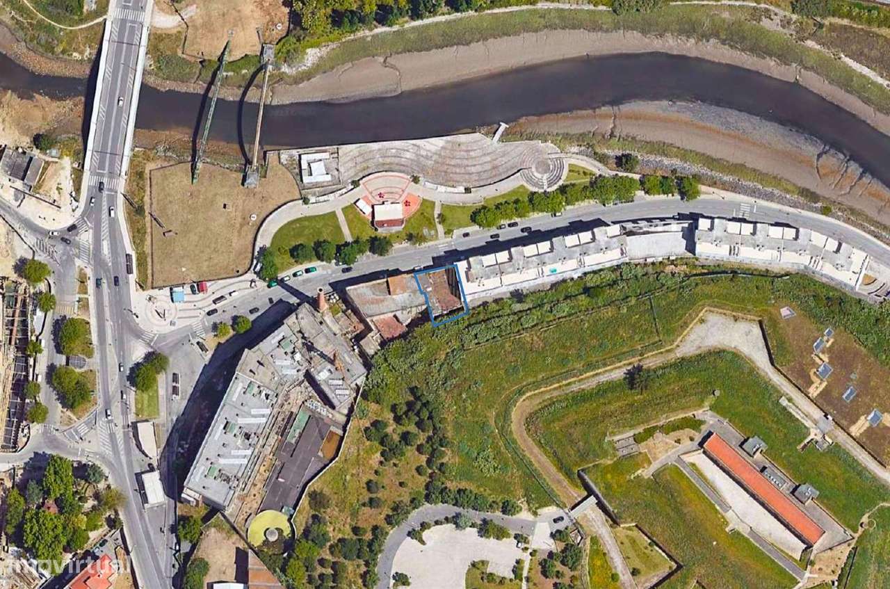 Prédio para Reabilitação Residencial em Sacavém - Grande imagem: 2/14