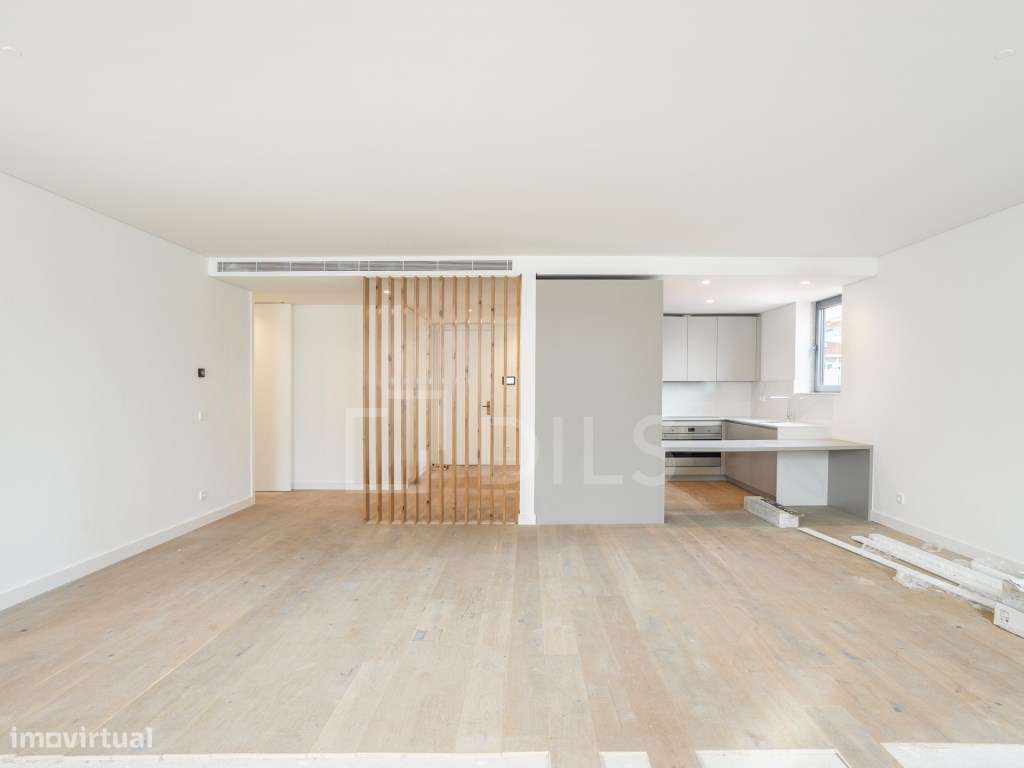 Apartamento T4, novo, com 3 lugares de estacionamento e arrecadação... - Grande imagem: 4/61