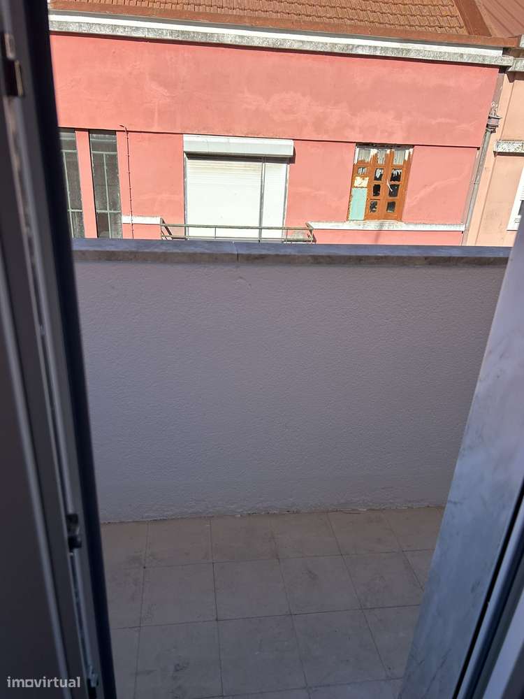 Suite 1 -C/wc Privado Junto metro das Olaias e Mercado Alfacinha Beato - Grande imagem: 4/18