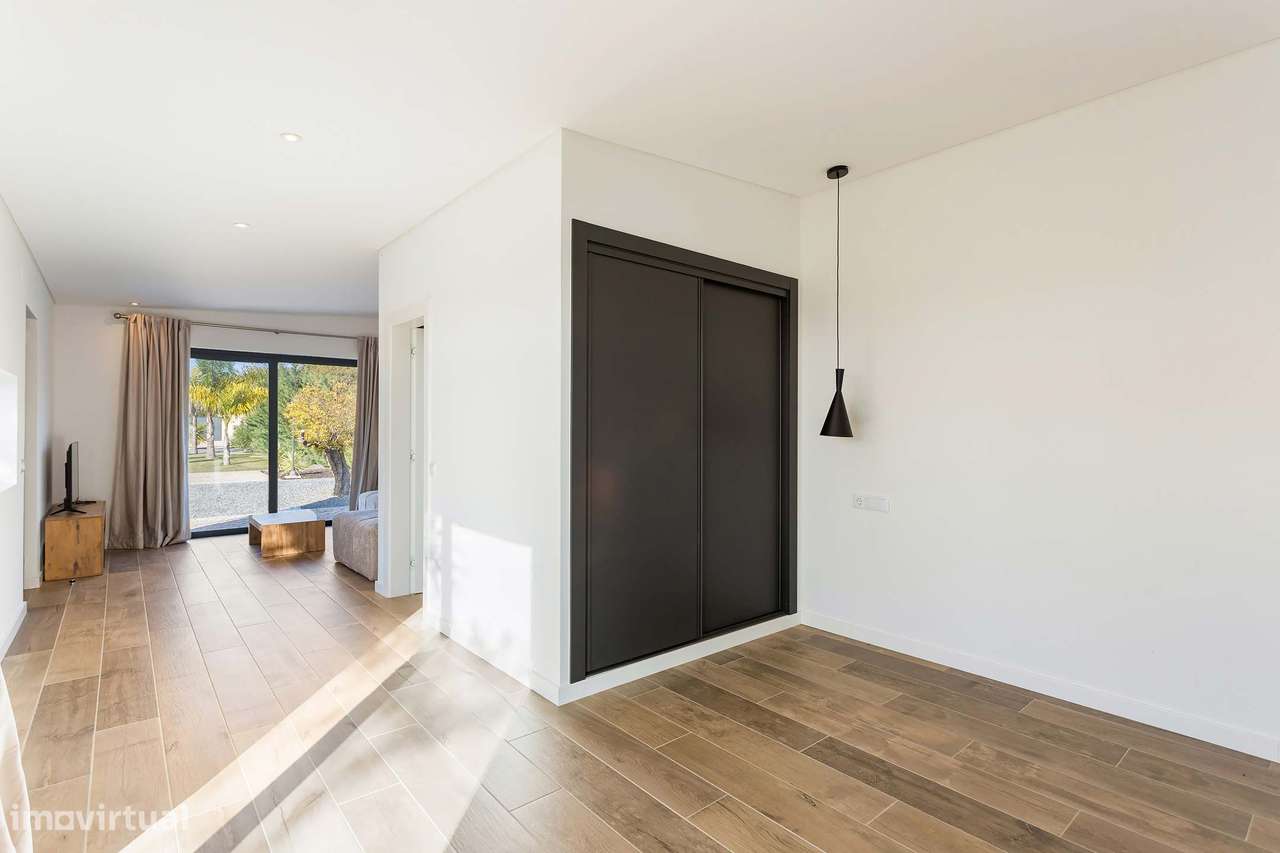 Quinta Moderna de Luxo com 4+1 Suítes, Anexo Independente e Jardim-47