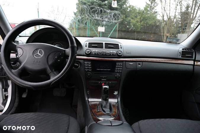 Mercedes-Benz Klasa E 280 CDI Classic - 22