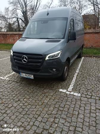 Mercedes-Benz Sprinter W907 - 1