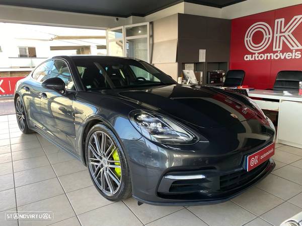 Porsche Panamera 4 E-Hybrid 10 Years Edition - 1