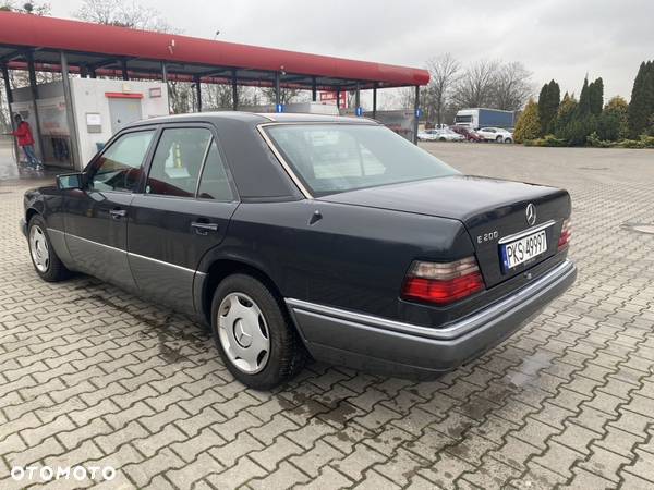 Mercedes-Benz W124 (1984-1993) - 14