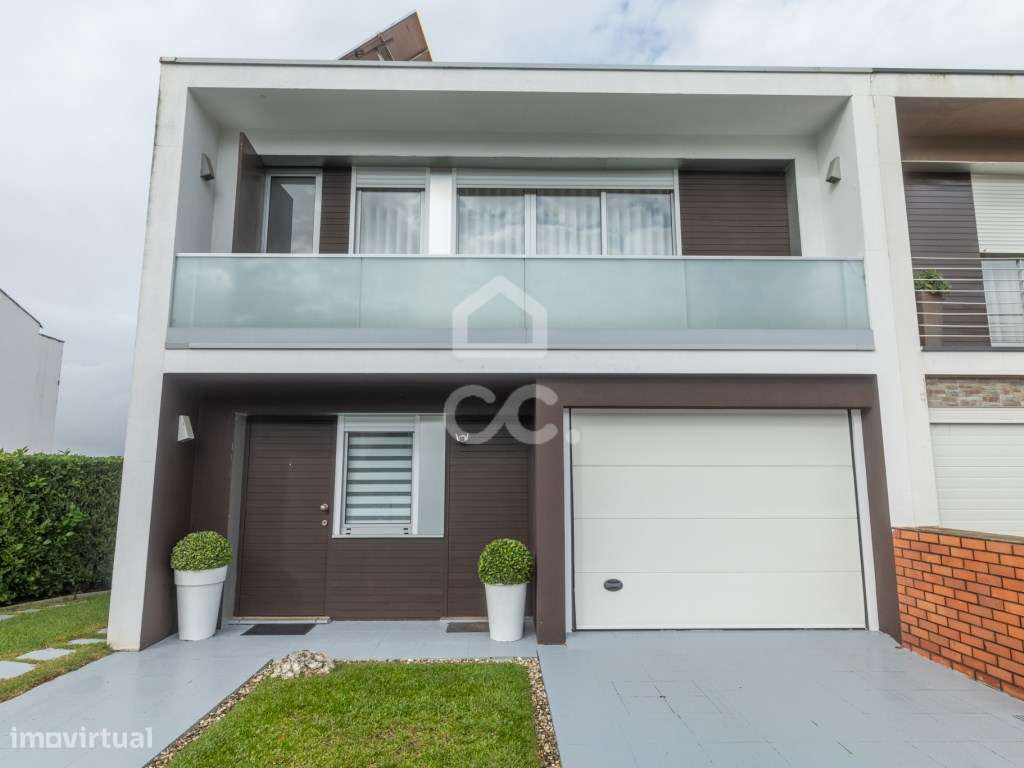 Moradia de Gaveto T3 em Ribeirão-37