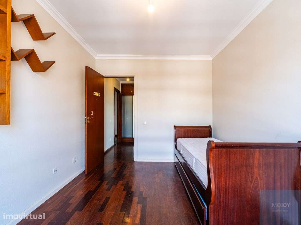 Apartamento T5 Duplex em Matosinhos-17
