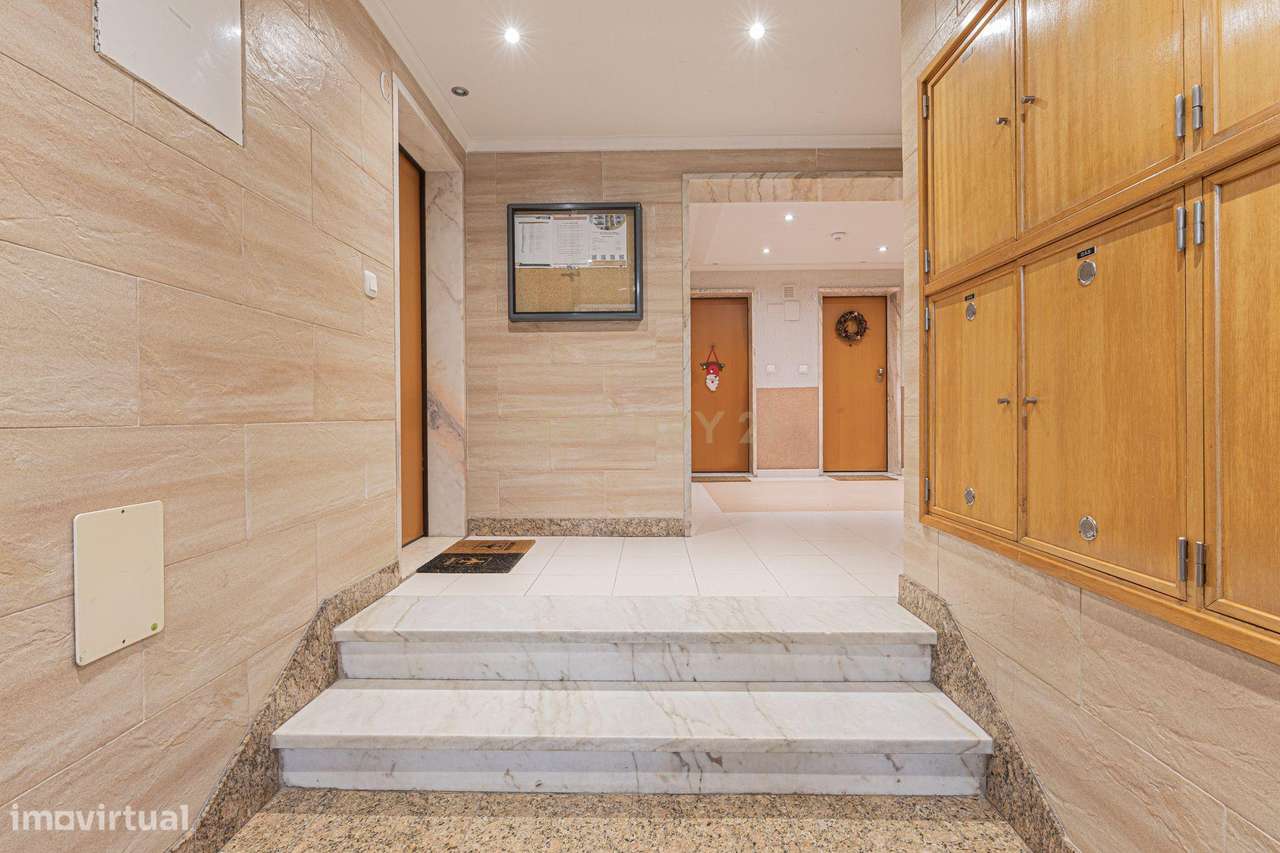 Apartamento T2 em Algueirão Mem Martins - Grande imagem: 3/37