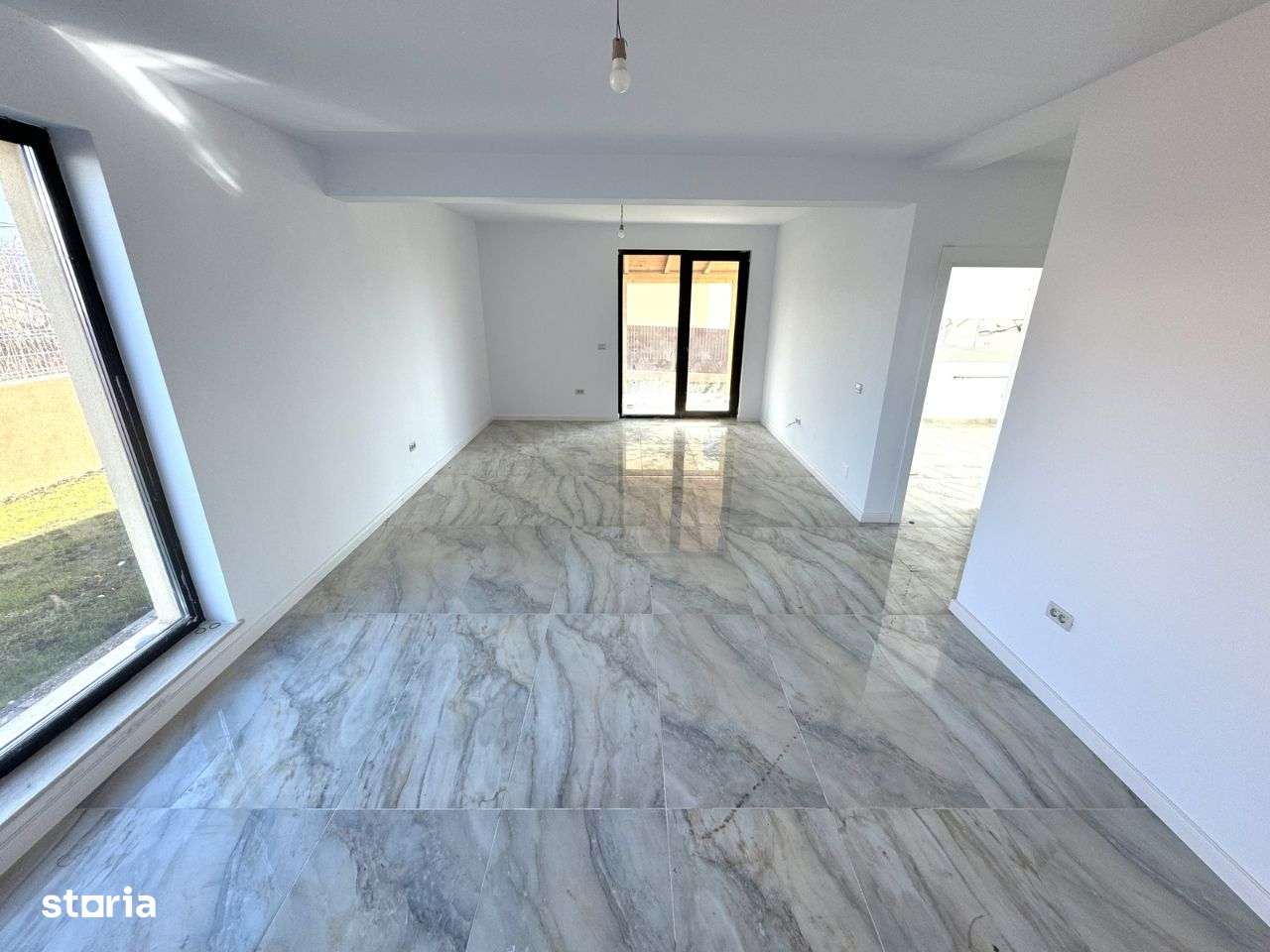 500 mp! CANALIZARE! Incalz in pard! Vila 4 camere, Valea Lupului - Imagine principală: 4/10