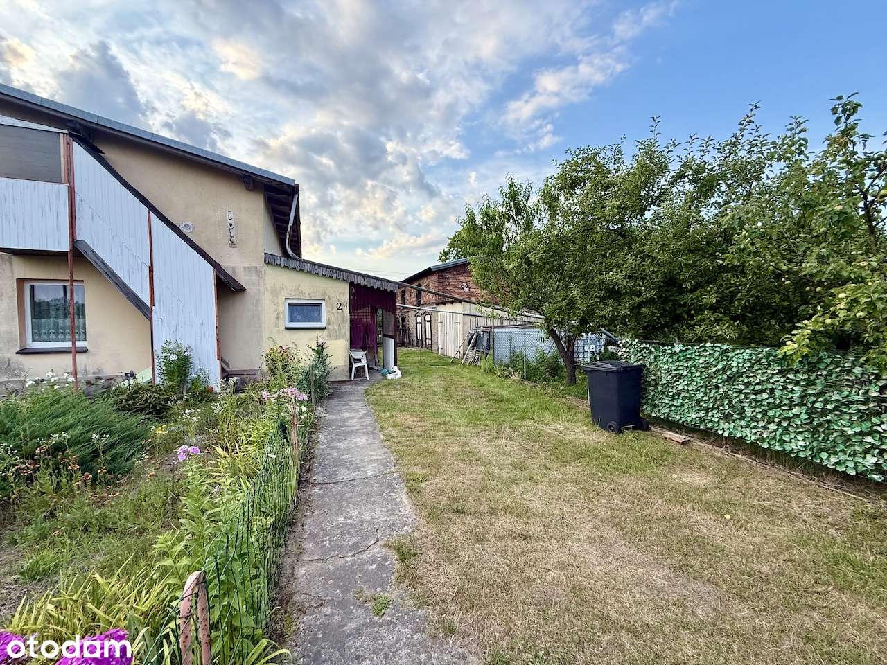 Dom W Radzikowie Z Działką 730 M²