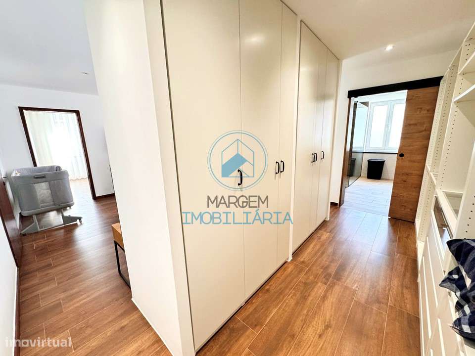 Moradia T5 a 3 minutos do centro, com garagem e piscina - Grande imagem: 2/57