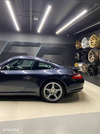 Porsche 911 Carrera - 21