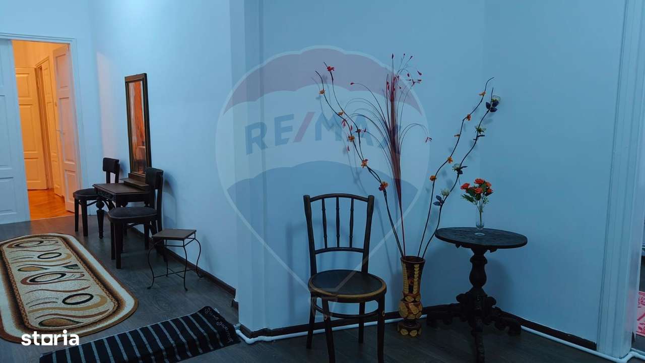 Casă cu 3 camere de vânzare în zona Centrală-14