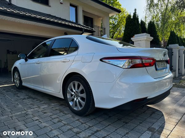 Toyota Camry - 1