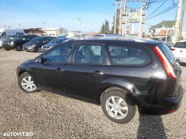 Ford Focus Turnier 1.6 TDCi Ambiente - 12