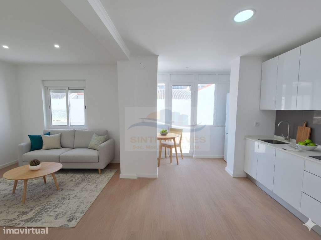 T2 em remodelação total, edifício e fracções como novos.-5