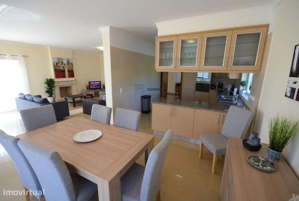 Moradia T4 com Piscina, Licença AL Ativa, Portimão - Grande imagem: 5/28