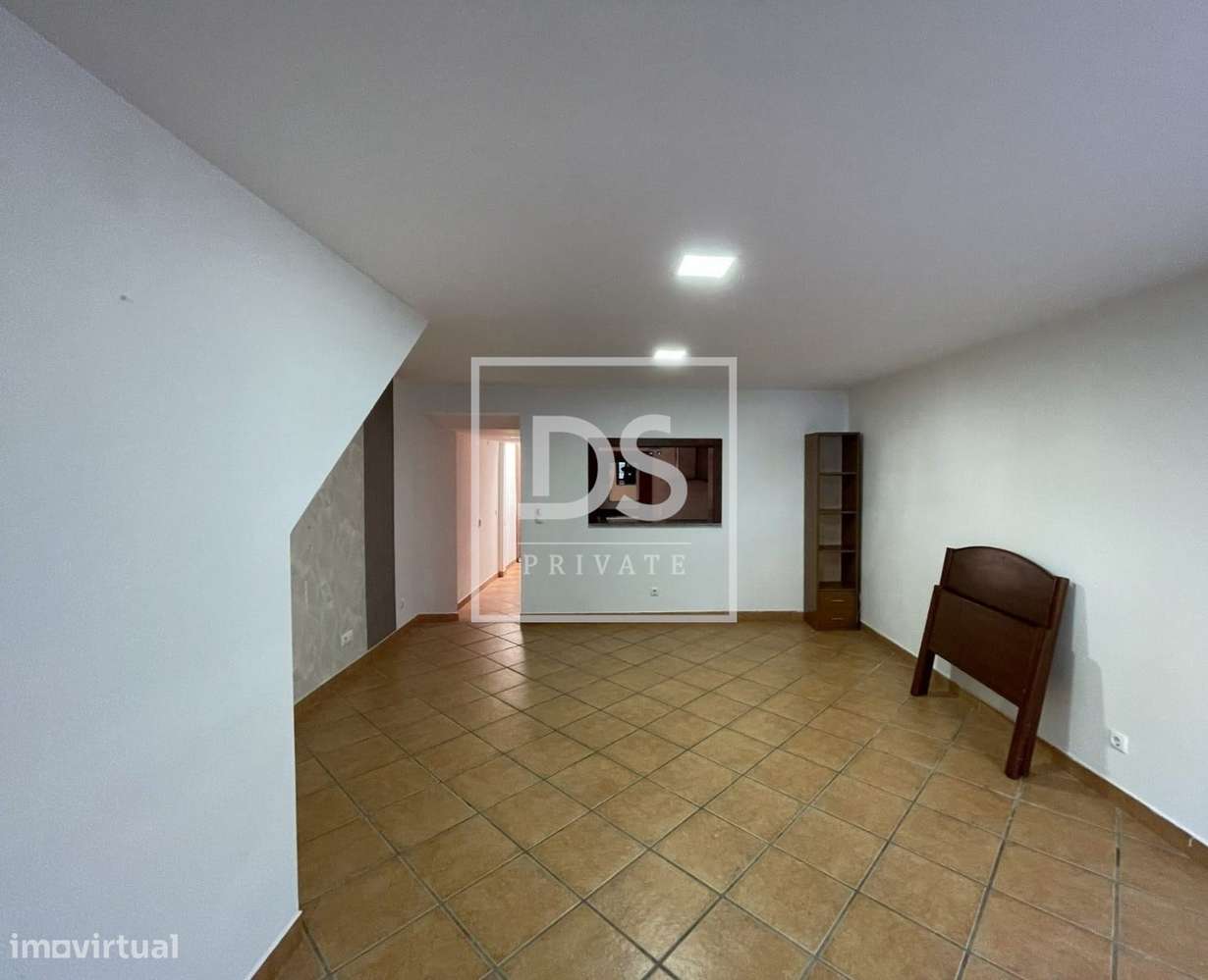 Moradia T2 com Jardim e Terraço: O Refúgio Perfeito em Ramalde (Com Re-6