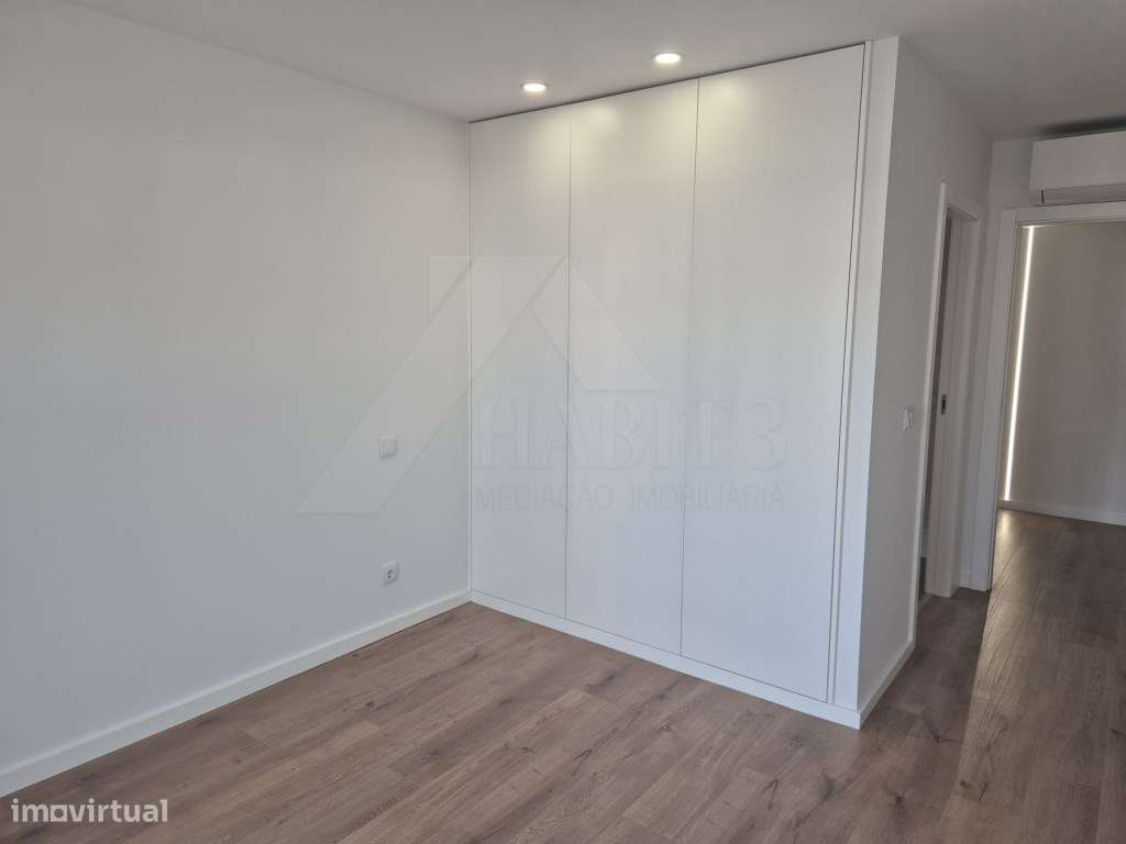 Apartamento T2 com Elevador-12
