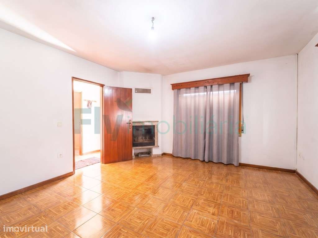 MORADIA TÉRREA COM GRANDE POTENCIAL | GARAGEM E JARDIM-42