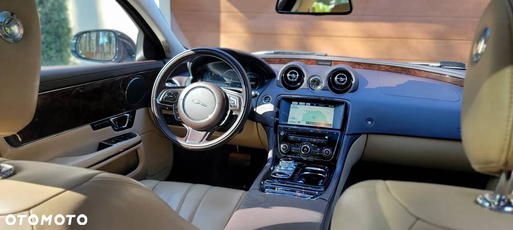 Jaguar XJ 3.0 D V6 Premium Luxury - 7