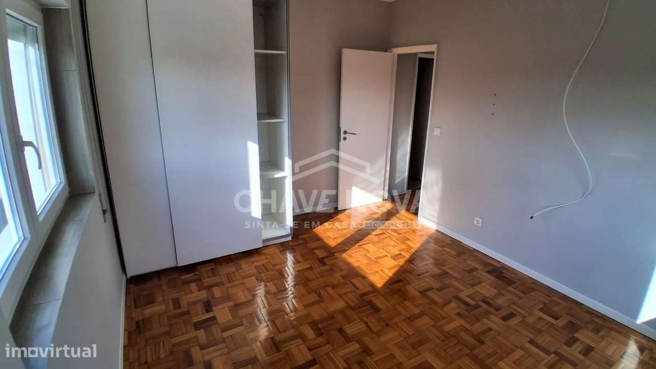 Andar Moradia V3 Renovada com 2 Garagens Boxes em S. Cosme (Gondomar) - Grande imagem: 5/33