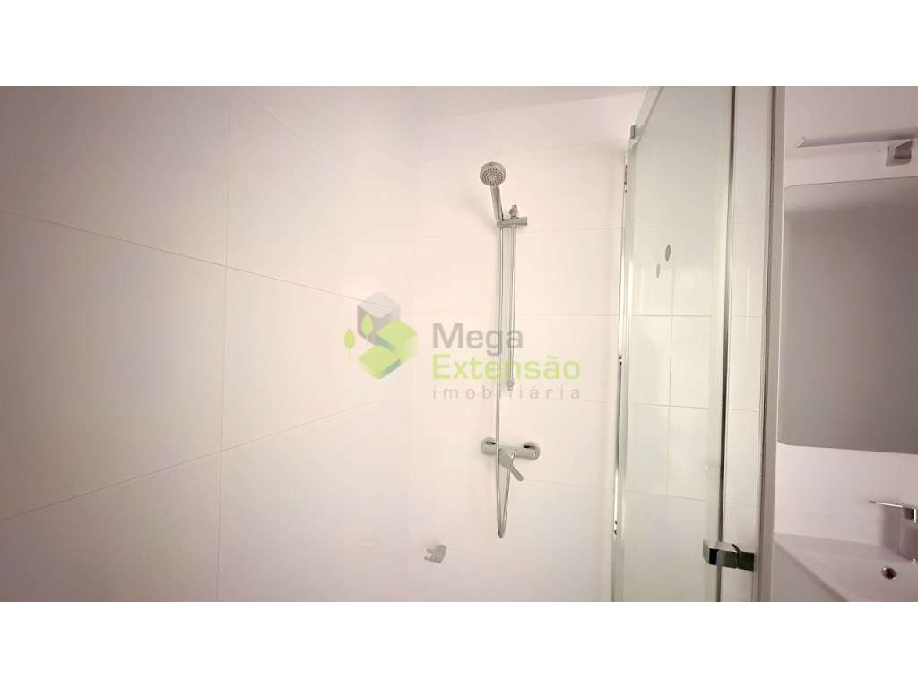 Apartamento T2, Novo, a estrear | Moderno | Centro de Torres Vedras-32
