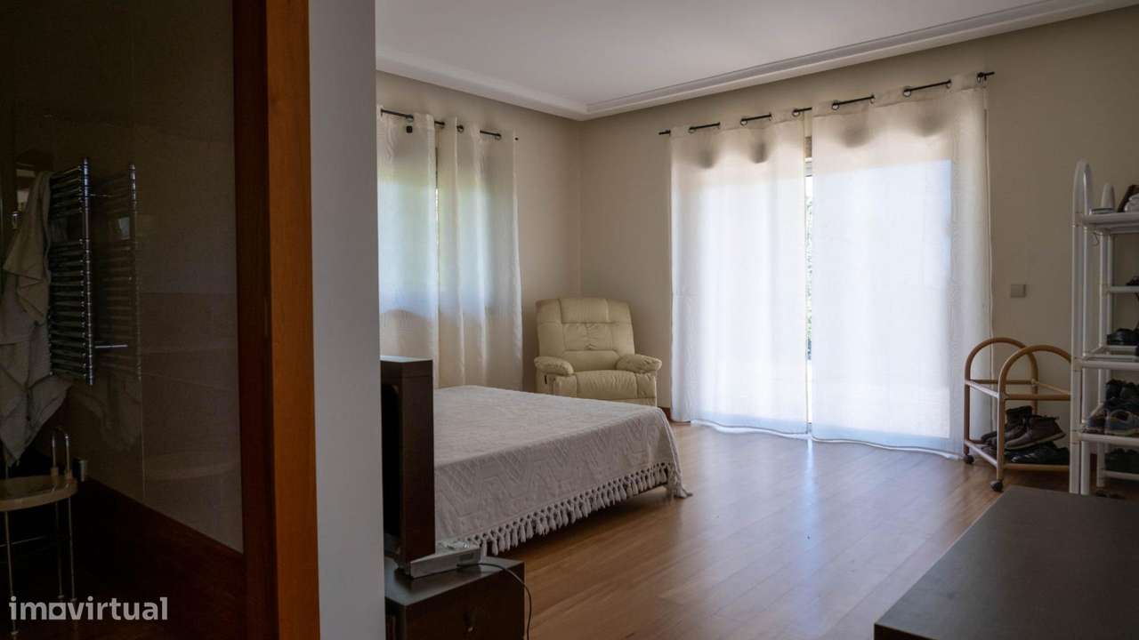 Moradia Térrea de 596m2 em Terreno de 10.000m2 | Paços de...-29