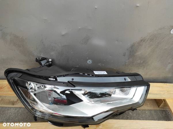 LAMPA PRAWA REFLEKTOR PRAWY AUDI A6 C7 HELLA - 2