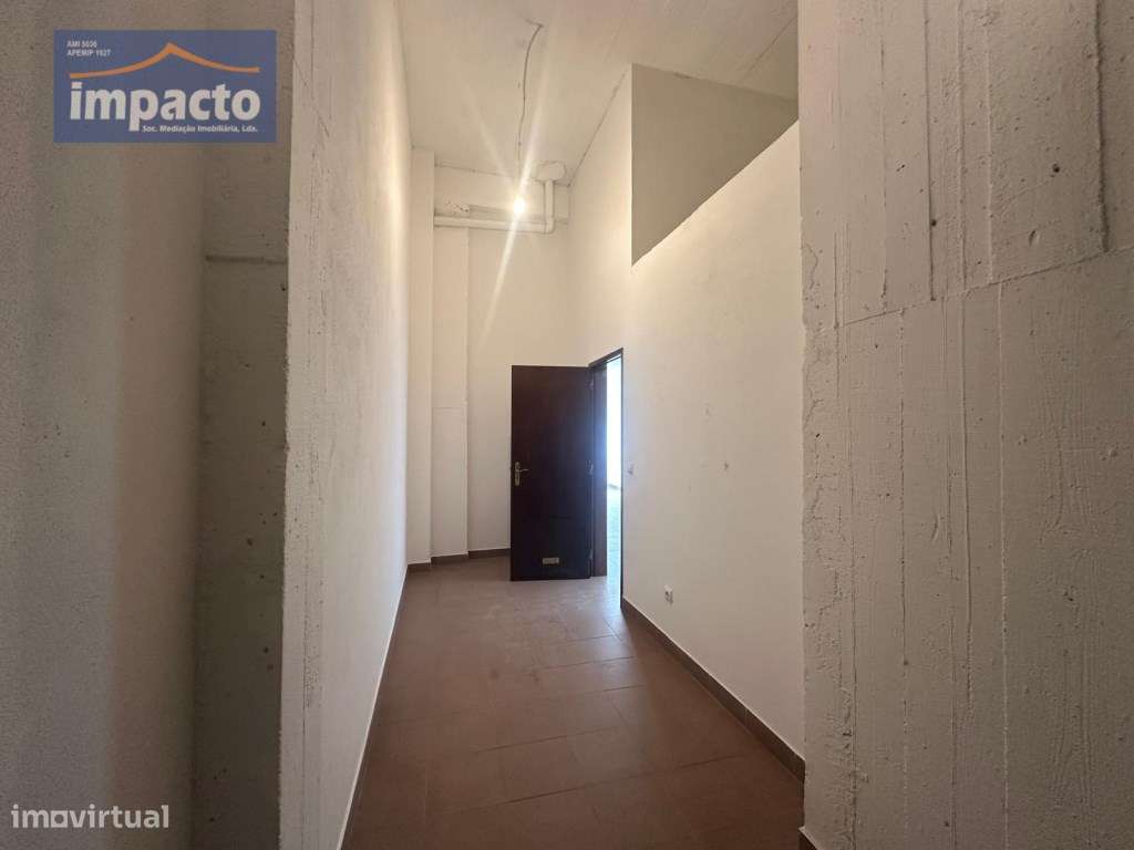 LOJA Sobral Monte Agraço, 55 m2 e arrumos 38 m2, Montra, inst sanit...-8