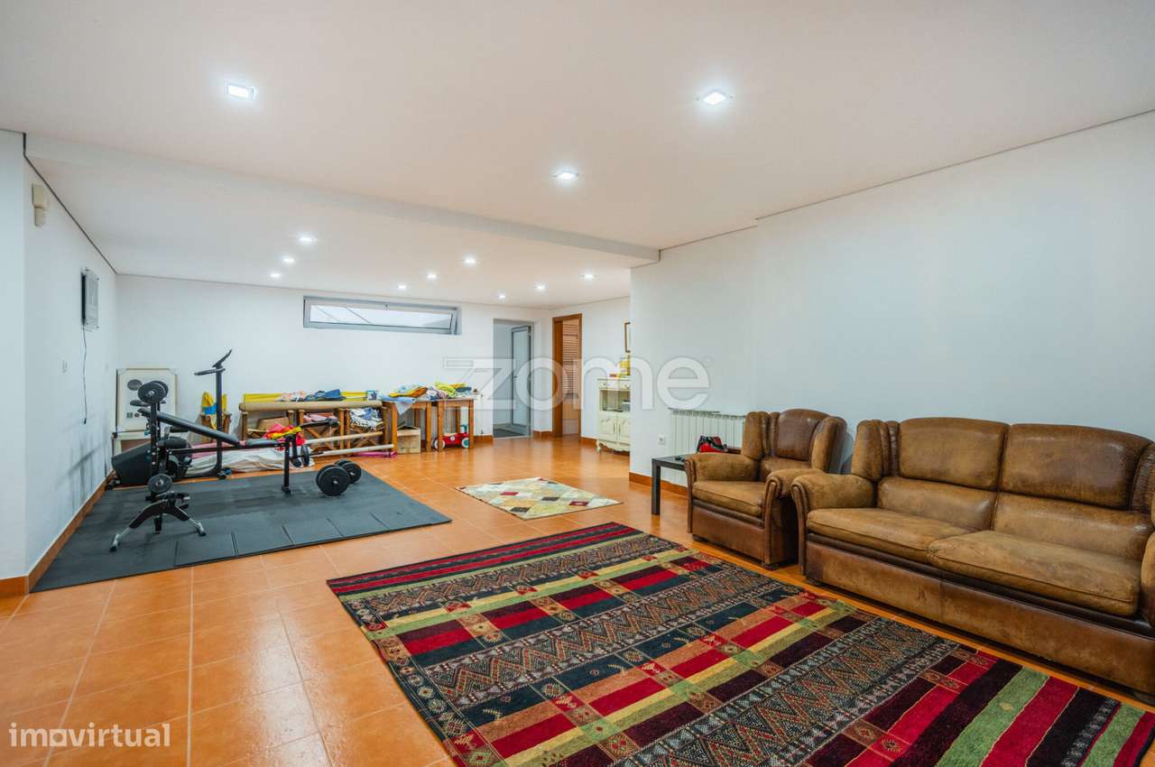 Moradia T4 com piscina | Esposende-41