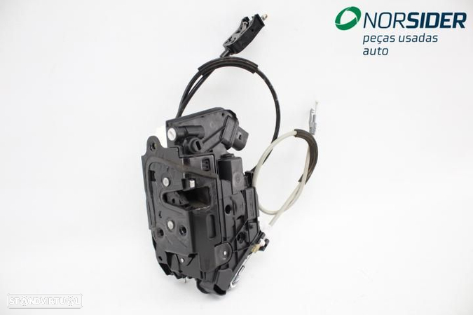 Fecho da porta tras esquerda Seat Ibiza ST|15-17 - 1