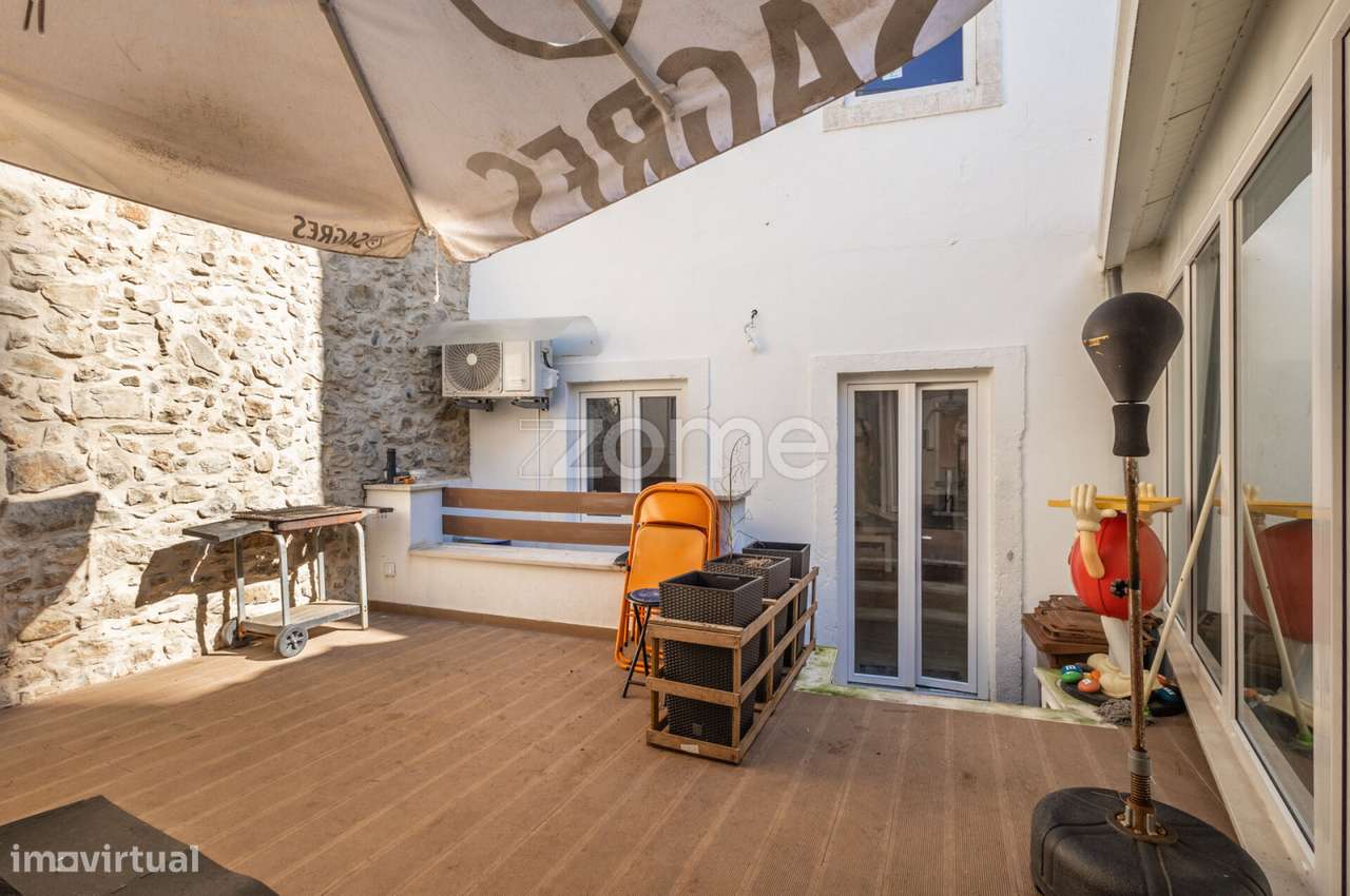 Prédio com grandes áreas no Centro de Leiria-7