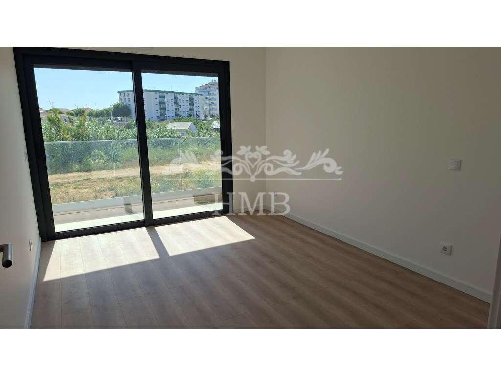 T2+1 no Bonin Village - Oportunidade Única, piscina e garagem na Qu...-5