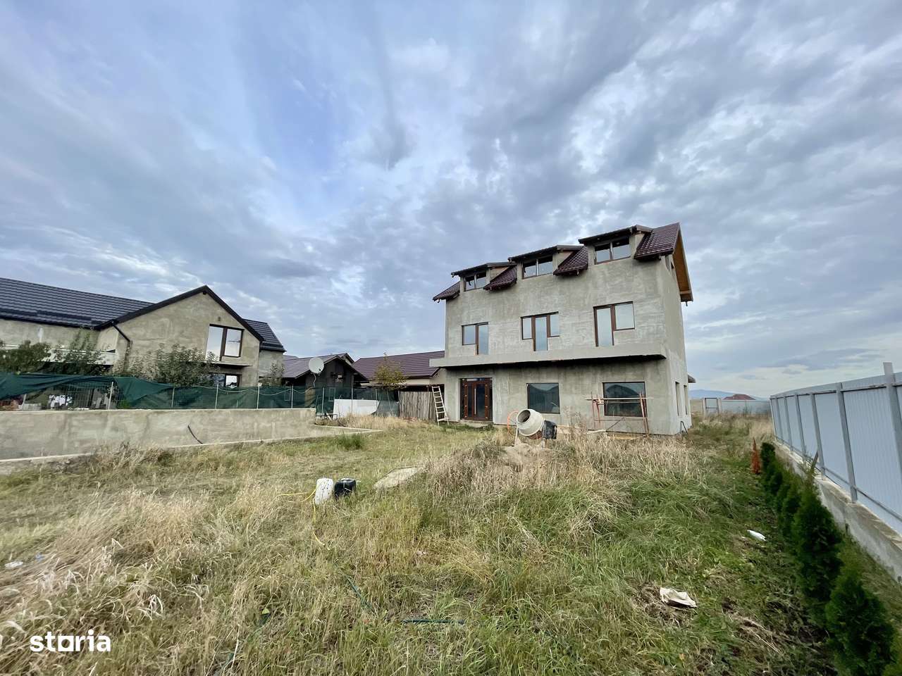 Pensiune cu piscina in constructie - Imagine principală: 2/18