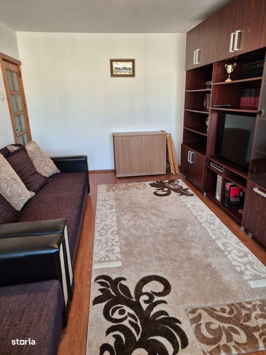 Apartament cu 3 camere in Str Dezrobirii