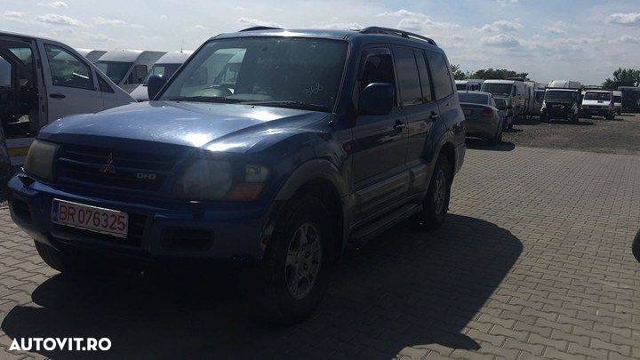 Dezmembrez Mitsubishi Pajero - 2