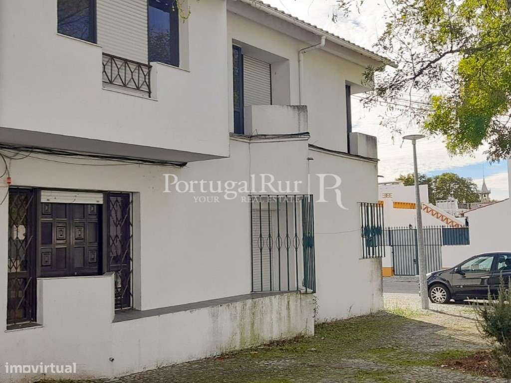 Moradia T4 com terraço em zona residencial de Évora-26