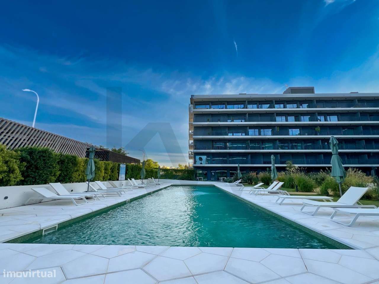 T2 Lux Garden - Faro | Condomínio Privado | Piscina | Elevador - Grande imagem: 4/42