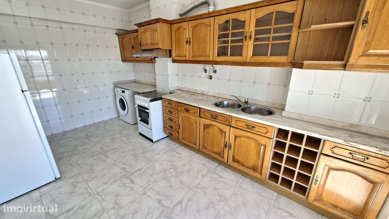 Apartamento T3 com 118m2 e terraço no  Pinhal Novo-4