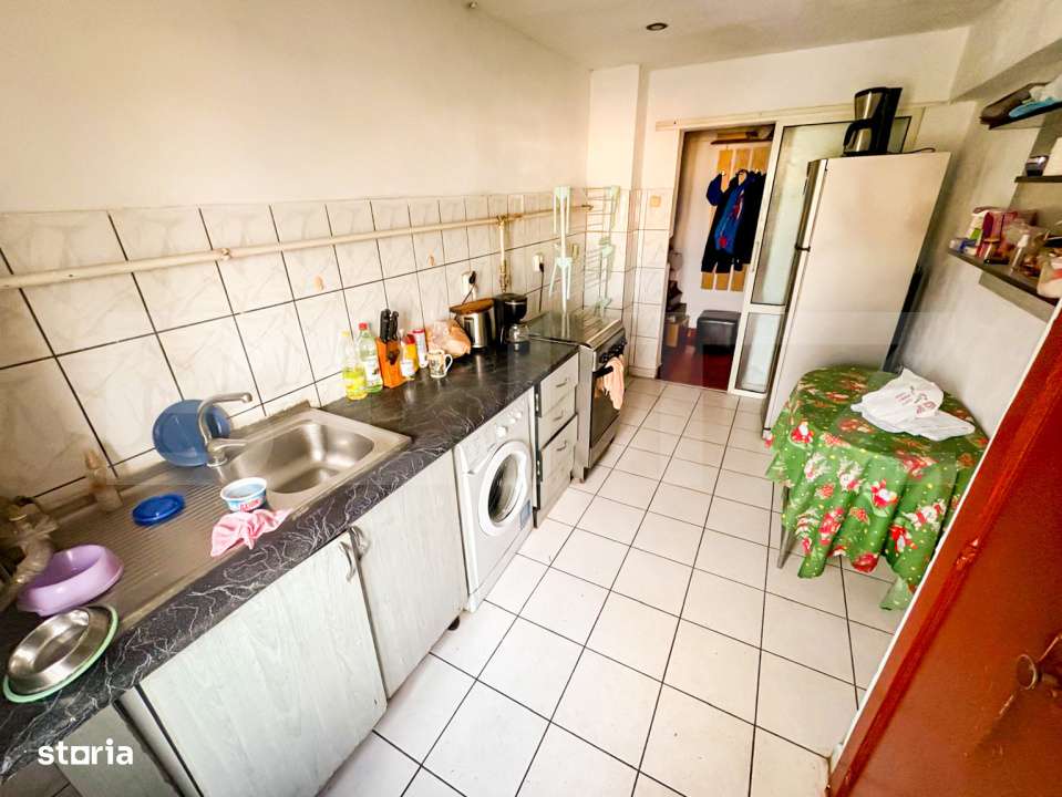 Apartament cu 4 camere, decomandat, zona Decebal - Imagine principală: 2/10