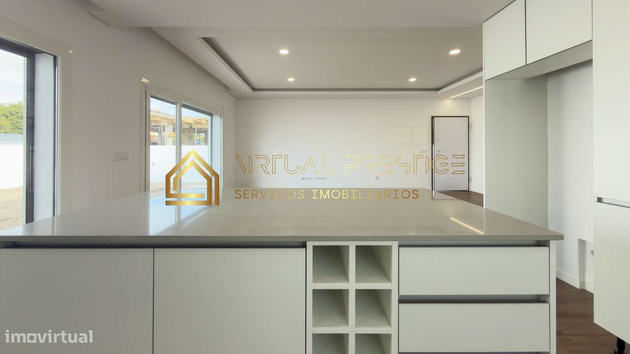 Moradia T4 Térrea | 2 suites e espaço p/ piscina | Fernão Ferro-6