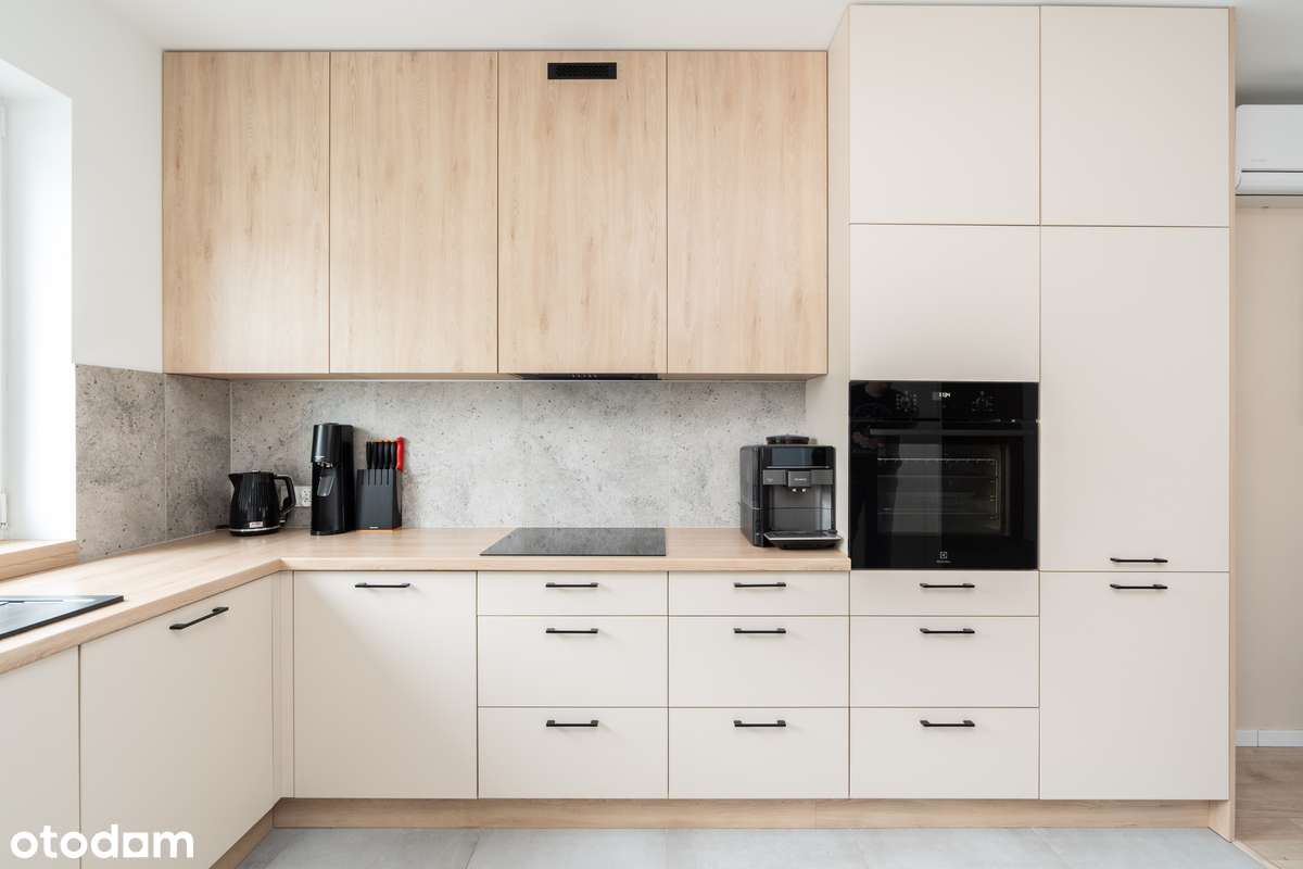 Przestronny bliźniak, gotowy do wejścia/fotowoltaika/klima./Koninko-5