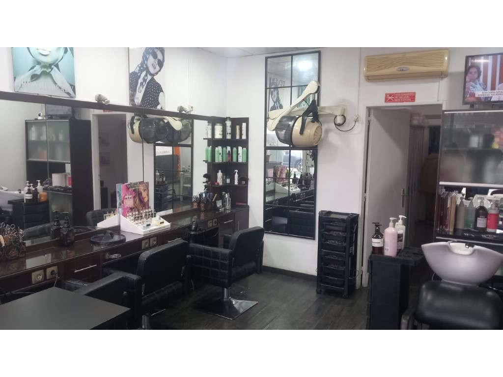 Loja junto ao Metro e Centro Comercial do Lumiar - Grande imagem: 2/6