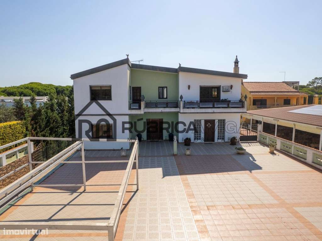 Moradia com 3 pisos e terreno no Semino Quarteira - Grande imagem: 4/58