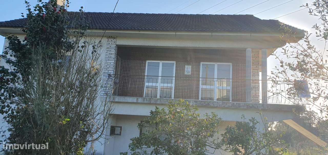 Moradia T3 perto de Viana-5