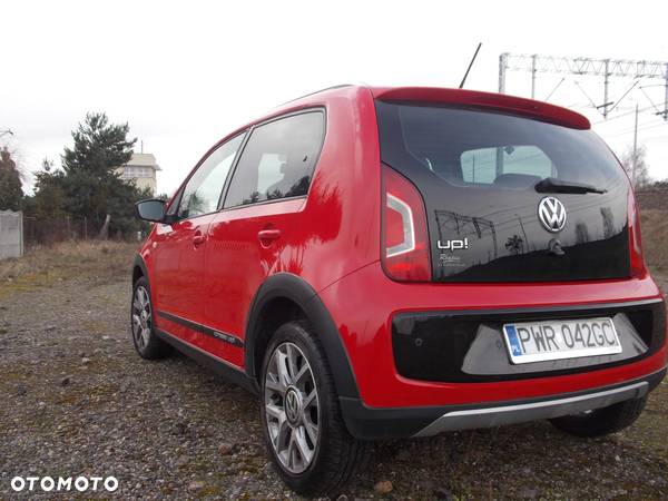 Volkswagen up! 1.0 cross Perfectline - 6
