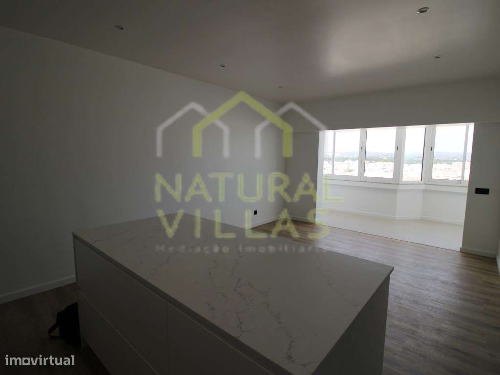 Apartamento T1 Totalmente Renovado perto da Praia, Quarteira.-4