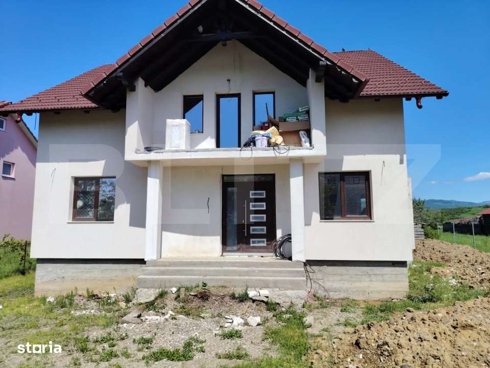 Casa individuala cu 5 camere, 200 mp, cu 24 ari teren, zona Orheiu, Bi - Imagine principală: 2/11